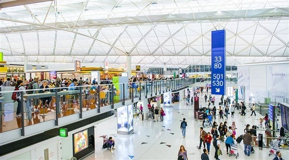 مطار هونغ كونغ يستأنف جزئياً خدمات العبور