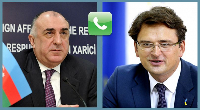   Cancilleres de Azerbaiyán y Ucrania discuten la cooperación bilateral por teléfono  