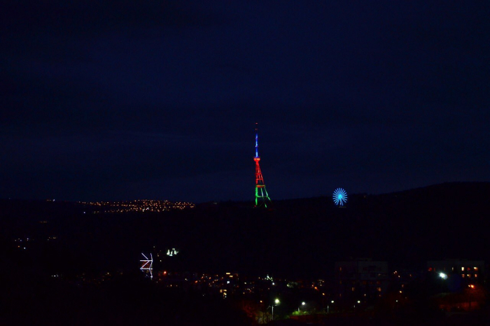  Tbilisi teleqülləsi Azərbaycan bayrağının rəngləri ilə işıqlandırıldı   