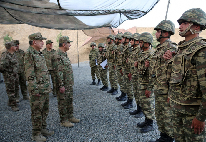 Assistant to President Ilham Aliyev and Defense Minister visit military unit in the frontline zone - PHOTOS 