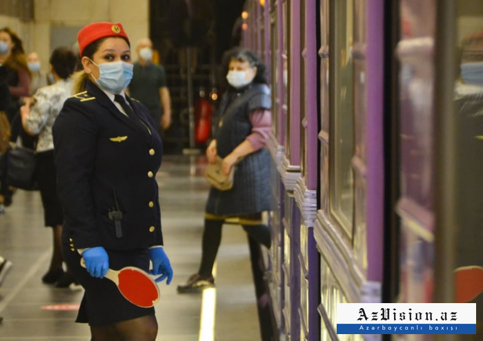 Maska taxmayanlar metroya buraxılmır -  FOTOREPORTAJ  