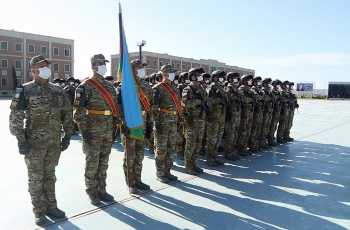  Aserbaidschanische Soldaten bei einer Parade in Moskau 