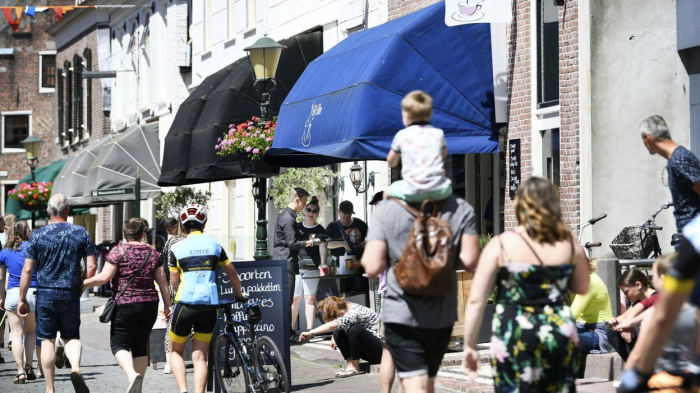   Pays-Bas:   les cafés et restaurants peuvent à nouveau accueillir des clients