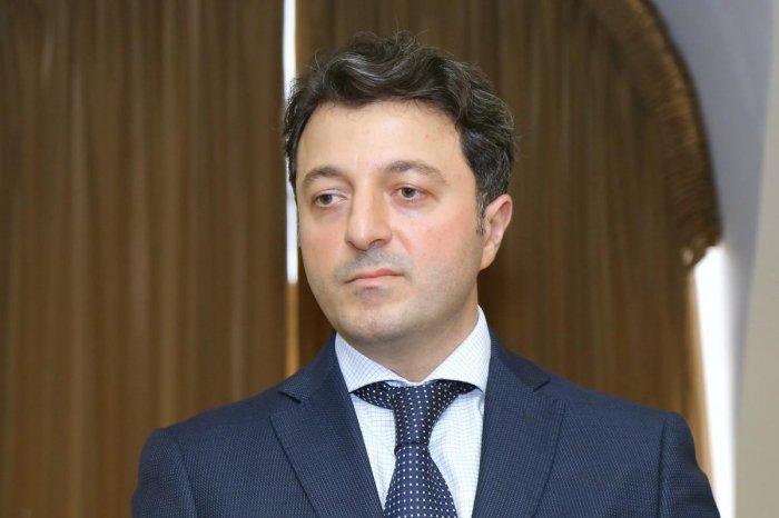   La comunidad de Karabaj protesta a la diputada canadiense  