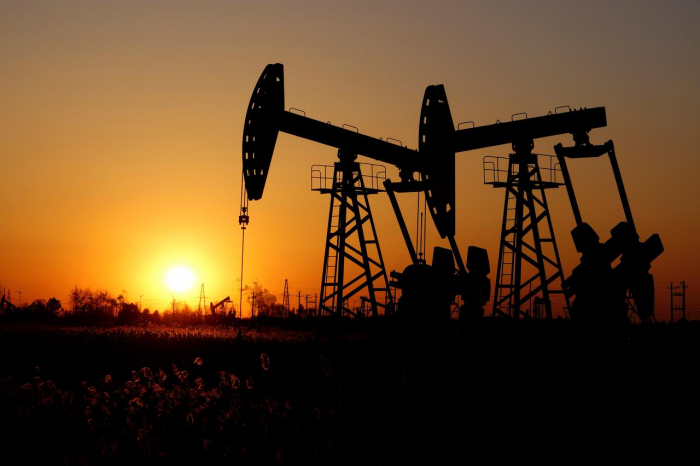 Brent oil rises to $40 amid hopes for output cuts, recovery  