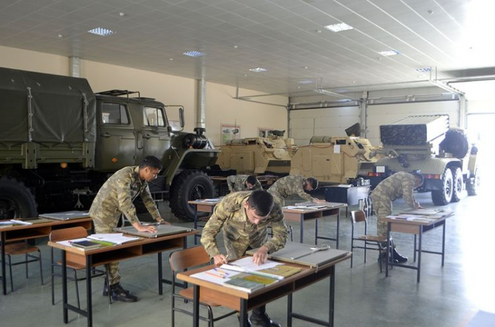  Aserbaidschanische Militärakademie führt staatliche Prüfungen durch 