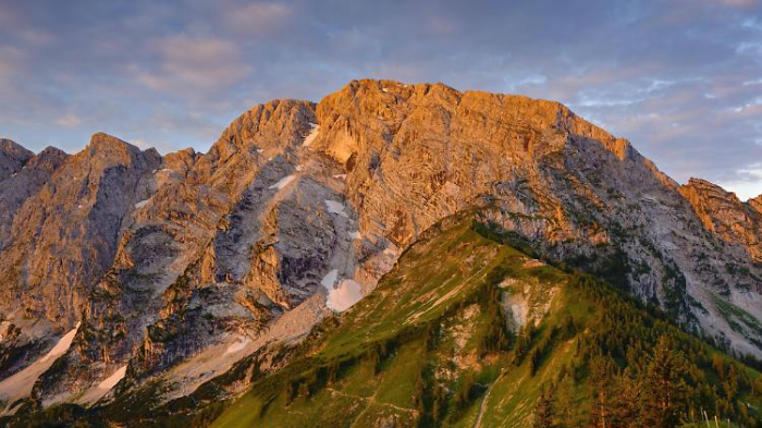 Bergwanderer stürzt 80 Meter in den Tod