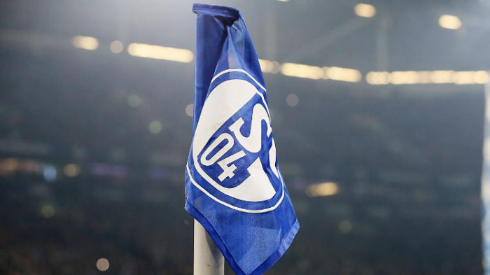   Fans verspotteten "peinliches" Schalke 04  