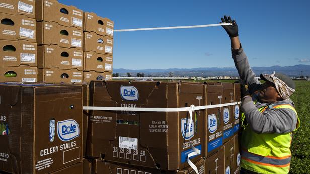 États-Unis: le déficit commercial bondit de près de 17% en avril