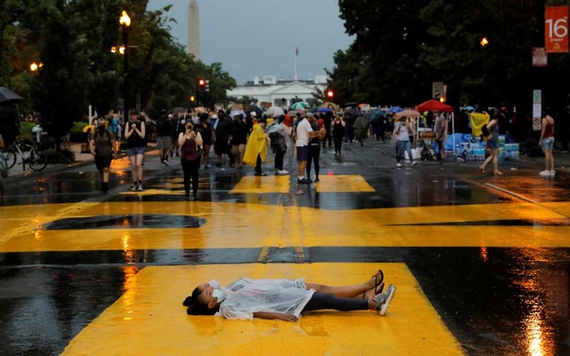 Washington prepares for major protest as Democratic officials move to rein in police