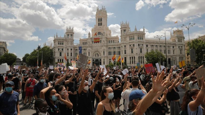 En Madrid, miles de personas protestan contra el racismo y por la muerte de George Floyd