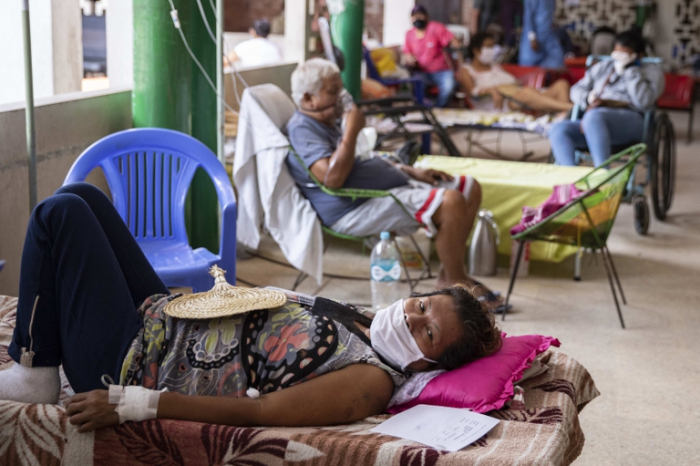 Bolivia evalúa obligar a recuperados de coronavirus a donar plasma para tratamientos