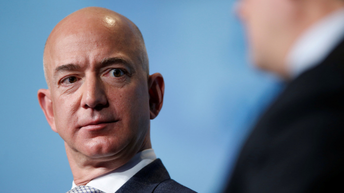 Jeff Bezos "se alegra" de perder clientes racistas que lo critican por dar su apoyo a 