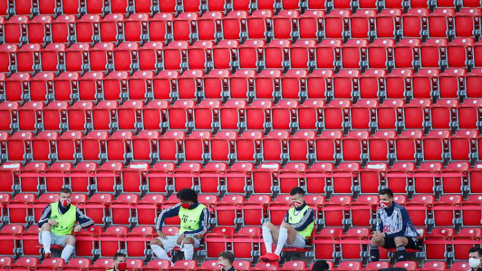   DFL und DFB kippen die Maskenpflicht  