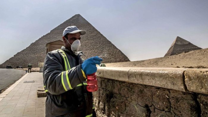Egypt extends curfew as infections rise
 