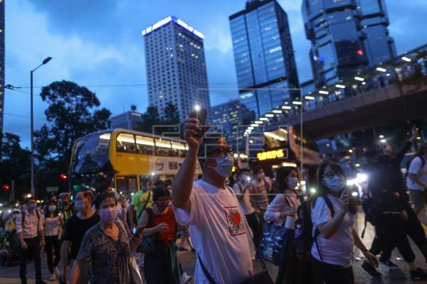   Entra en vigor en Hong Kong la polémica ley del himno nacional de China  