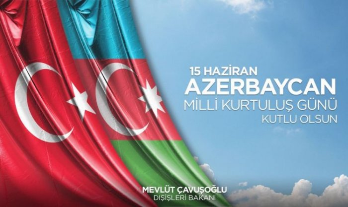   Cavusoglu felicita al pueblo azerbaiyano  