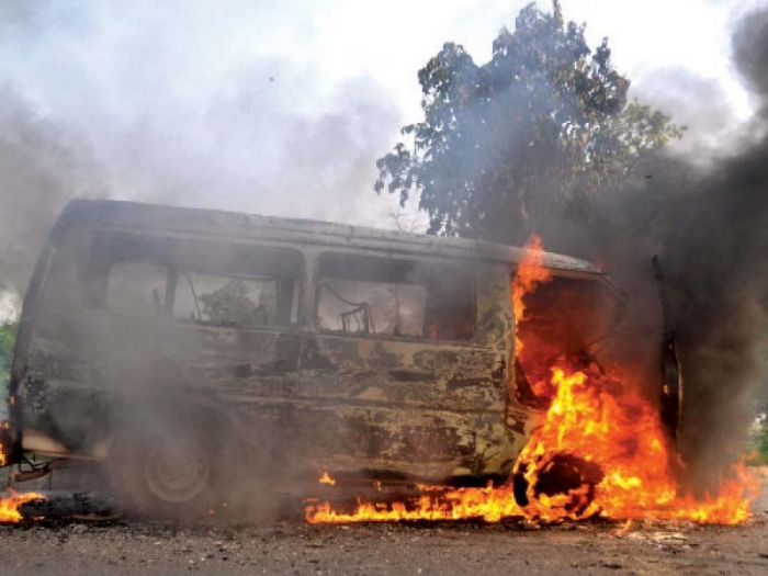 6 killed, 10 injured as fire erupts in passenger van in Pakistan