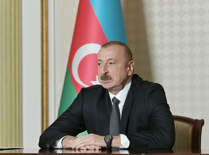     Ilham Aliyev hält Videokonferenz mit Vizepräsidenten von Microsoft ab    