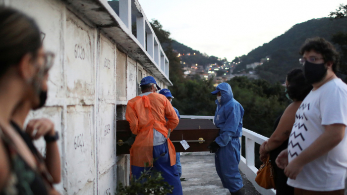 Brasil rebasa las 52.000 muertes por coronavirus y acumula 1.145.906 casos positivos