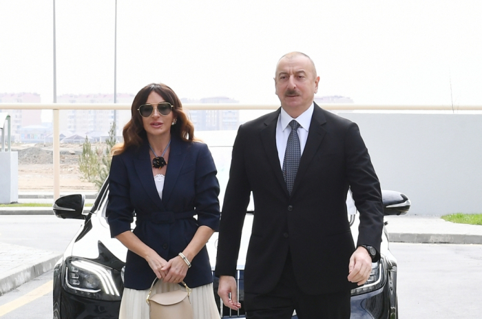  Aserbaidschanischer Präsident und First Lady kommen zu Besuch nach Ganja 
