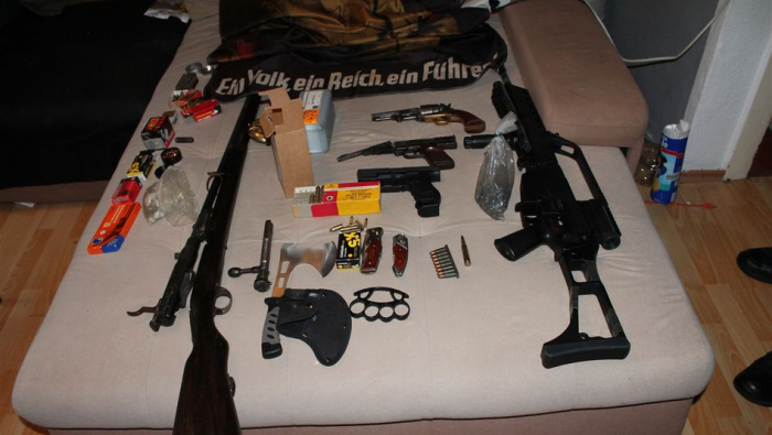 Waffen und Munition bei Rechtsextremem beschlagnahmt