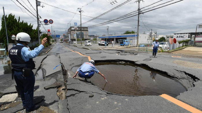 Starkes Erdbeben erschüttert Japan