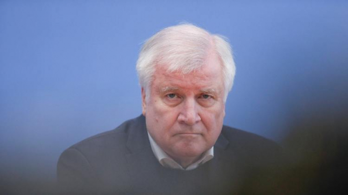 Seehofer rudert in Streit um taz-Kolumne zurück