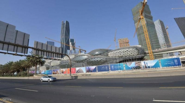 السعودية ترفع حظر التجول كاملا وتعلن موقف العمرة والطيران