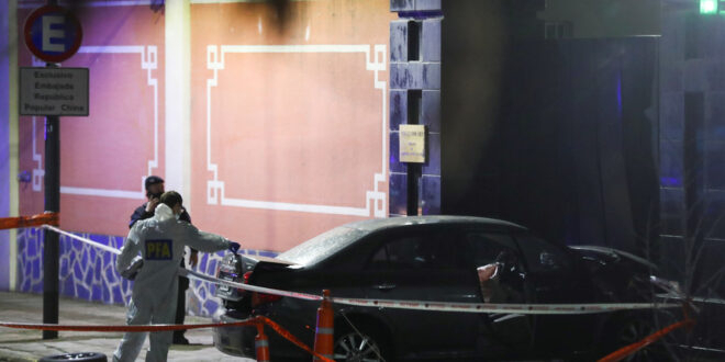 Man rams car into Chinese embassy in Buenos Aires