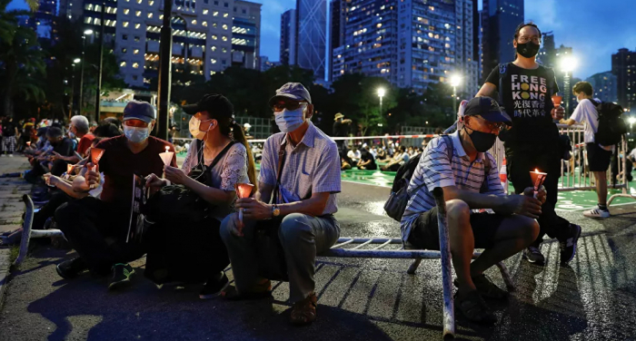 بعد جلسة عاصفة في البرلمان... هونغ كونغ تجرم إهانة النشيد الوطني الصيني