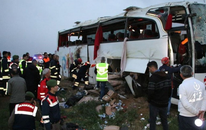 Türkiyədə ağır qəza:    41 nəfər yaralandı   