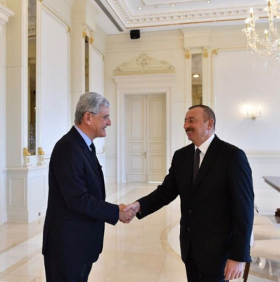   Volkan Bozkir dankt Ilham Aliyev  