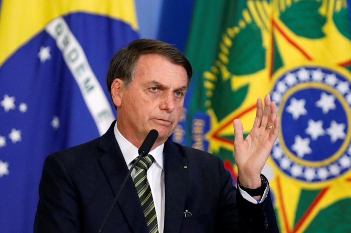 Braziliya Prezidenti koronavirusa yoluxduğunu düşünür 