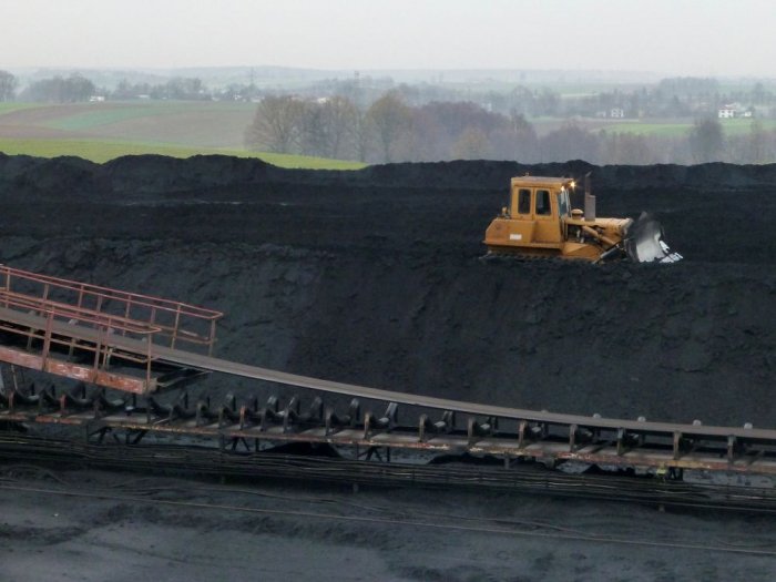La Pologne ferme des mines de charbon pour freiner le coronavirus