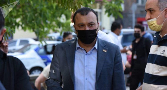 Erməni vitse-spiker koronavirusa yoluxub