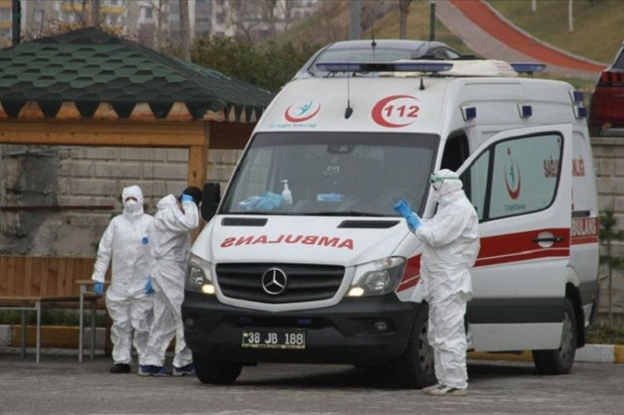    Türkiyədə koronavirusa yoluxma sayı 220 mini keçdi   