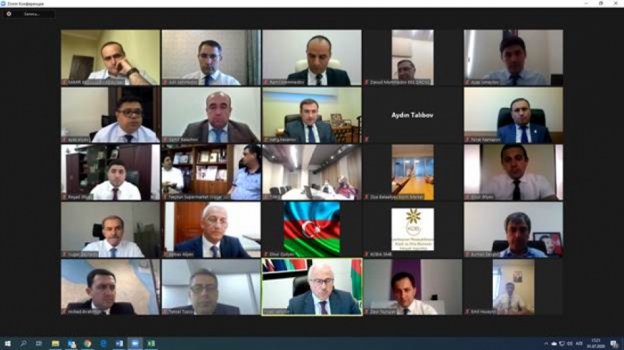   Ministerio de Economía de Azerbaiyán celebró videoconferencia con los dirigentes de las grandes redes comerciales  