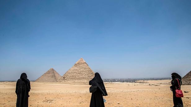 Les pyramides de Gizeh rouvrent au public alors que l