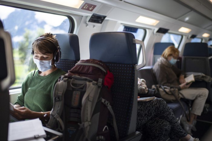  Suisse:  masque obligatoire dans les transports publics et quarantaine pour certains voyageurs