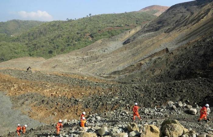At least 50 dead in landslide at Myanmar jade mine, officials say
 