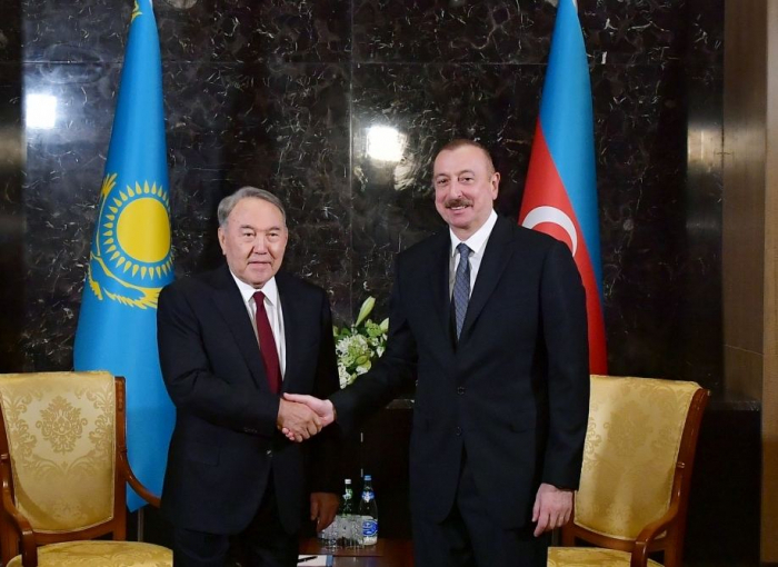   Präsident Aliyev gratuliert Nursultan Nasarbajew zum Geburtstag  
