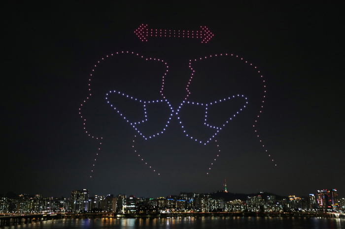   Hundreds of drones light up South Korean sky with virus messages -   NO COMMENT    