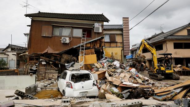 Inondations au Japon: au moins 55 morts, pluies records dans le centre