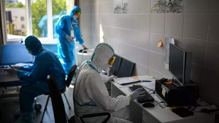  Rusiyada daha 6615 nəfər koronavirusa yoluxdu   