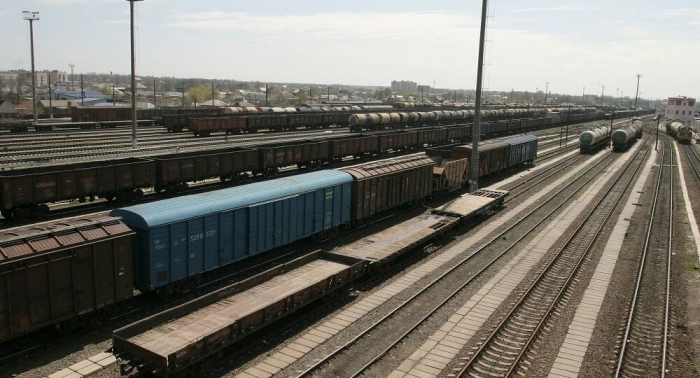 Güterzug verliert weißes Pulver – Störungen im Zugverkehr