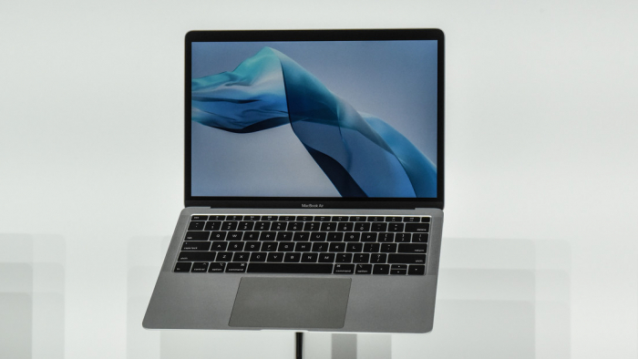 Apple pide a los usuarios de MacBook que no tapen sus cámaras con cubiertas