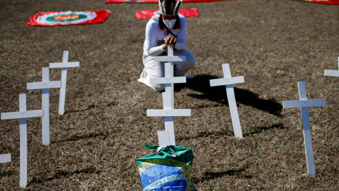 Brasil supera 1,9 millones de casos de coronavirus y llega a las 74.133 muertes