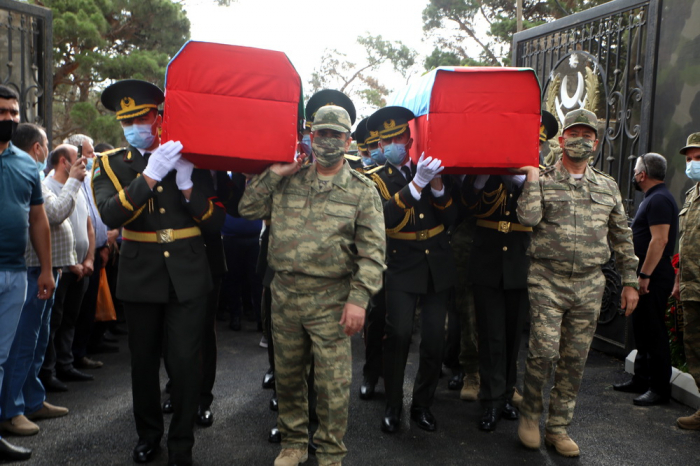   Ministro de Defensa, en la ceremonia de despedida de oficiales mártires -   VIDEO+FOTOS    