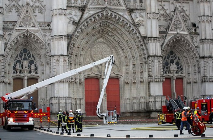 Fire breaks out at Nantes cathedral in western France